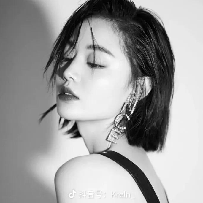 闭眼听风