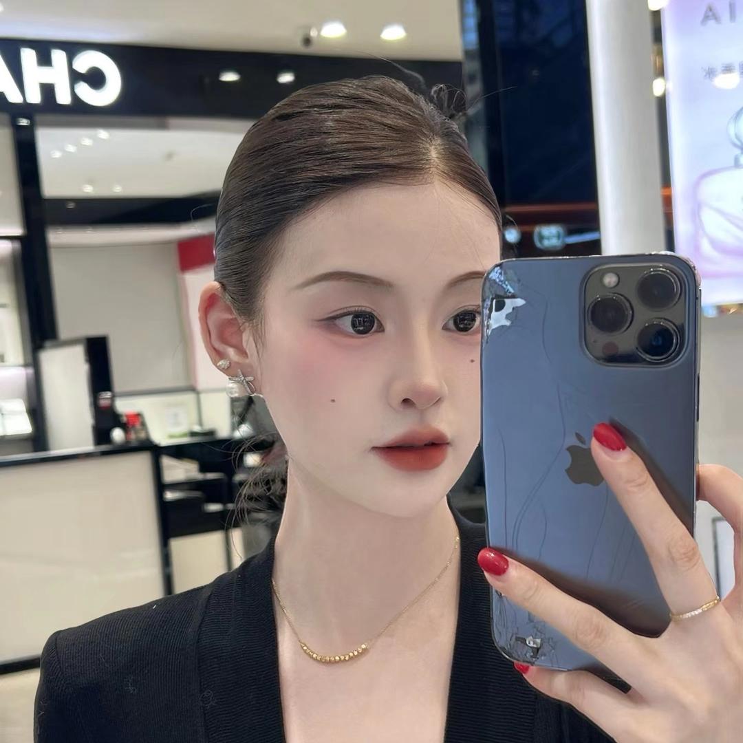 万达美妆-lili