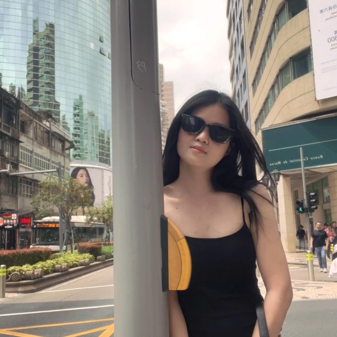 阿琳.