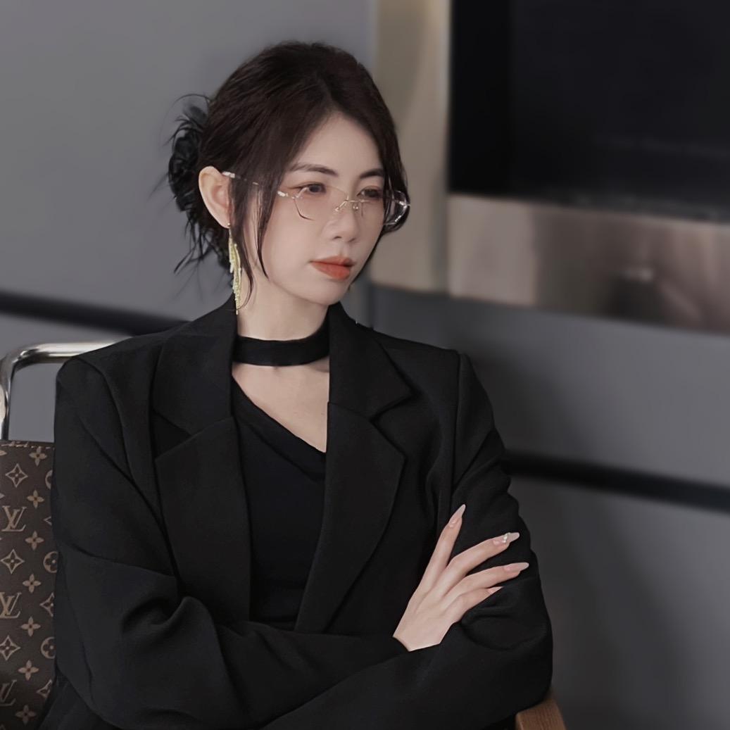 柳州拾柒号软装罗大小姐