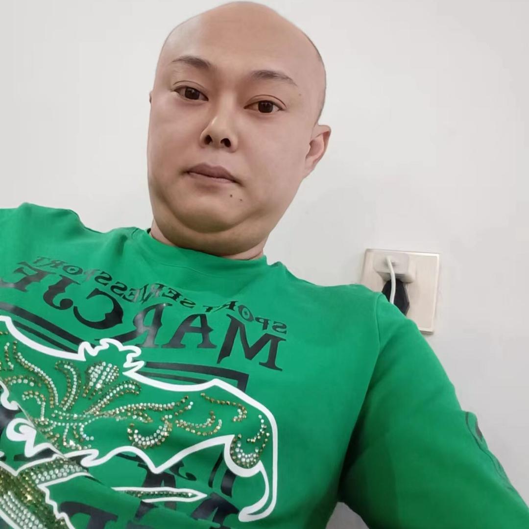 钿哥