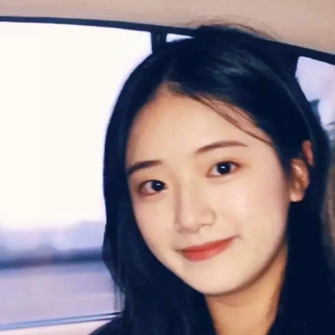 ；