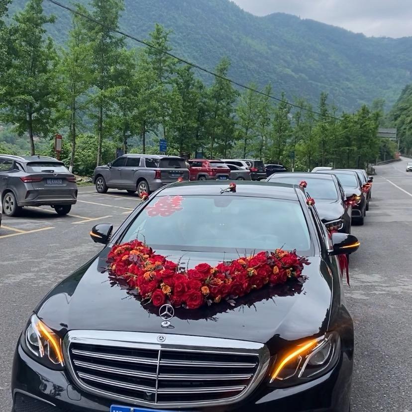 威哥哥的婚礼车队