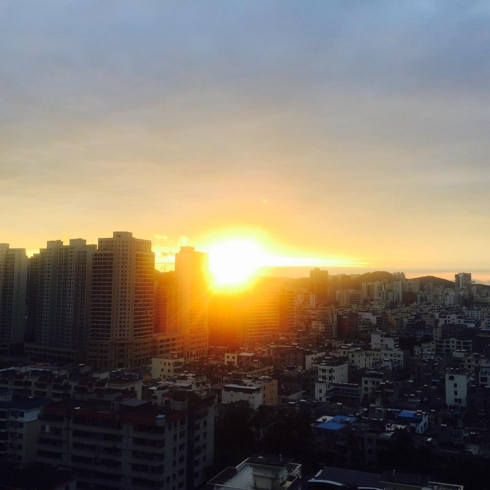 夏天的红太阳