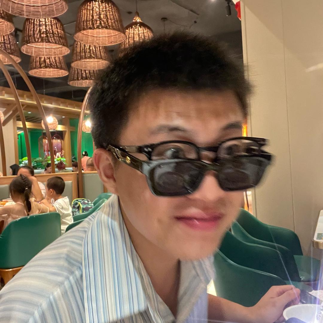 用吸管喝肉汤