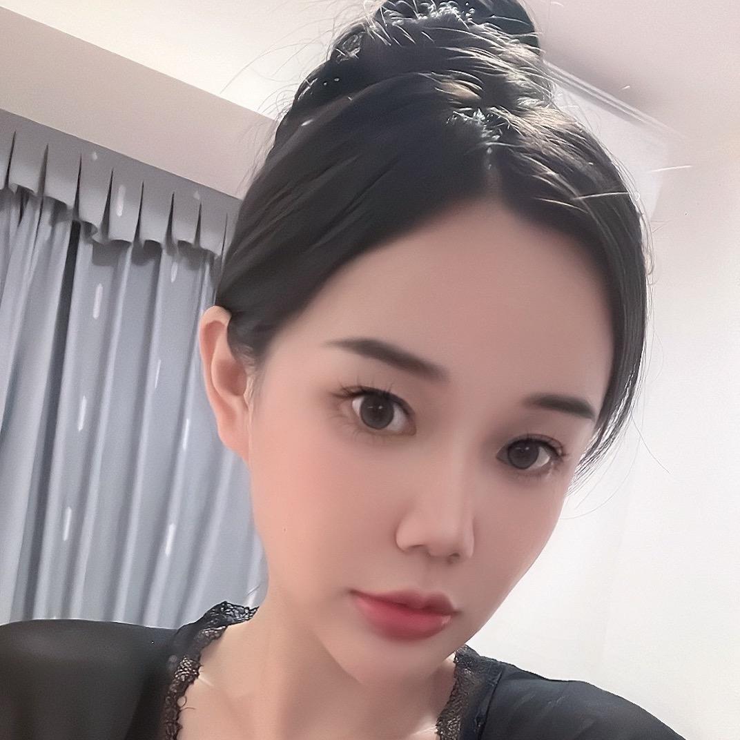 炭木烧烤老板娘