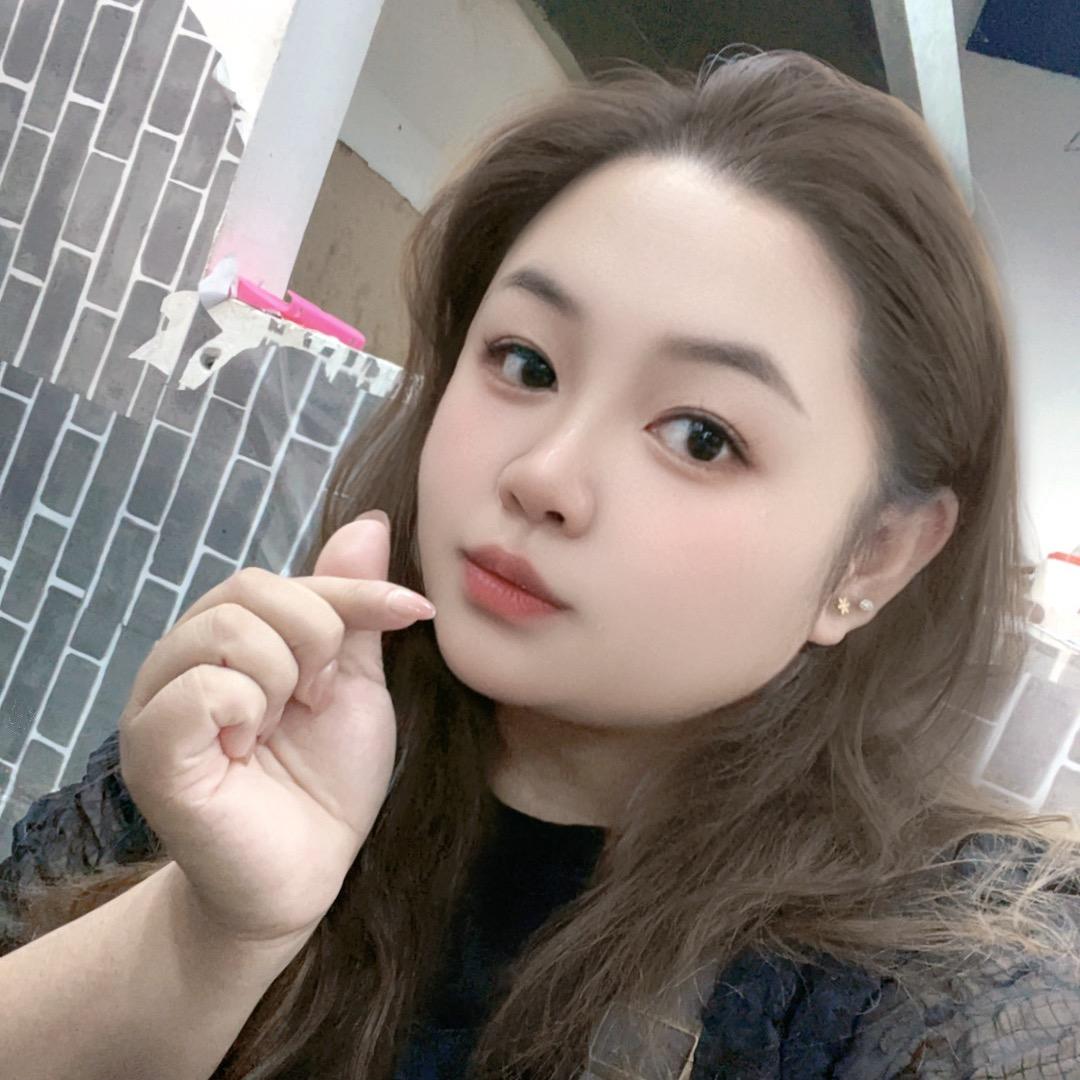 &荬 米线🉐小女孩@