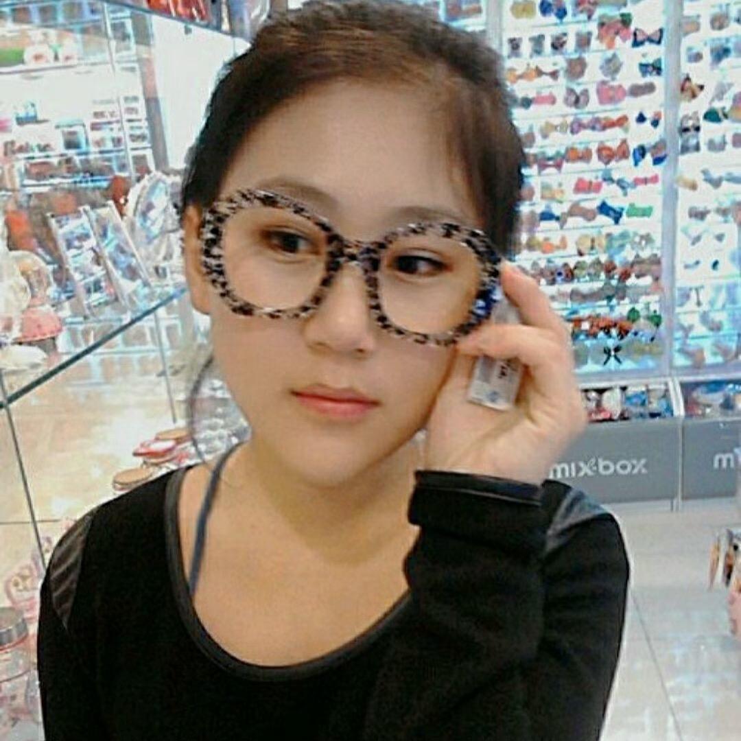 内蒙斯姑娘