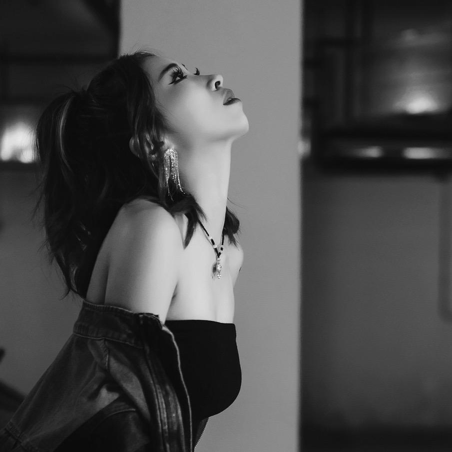婷婷💸