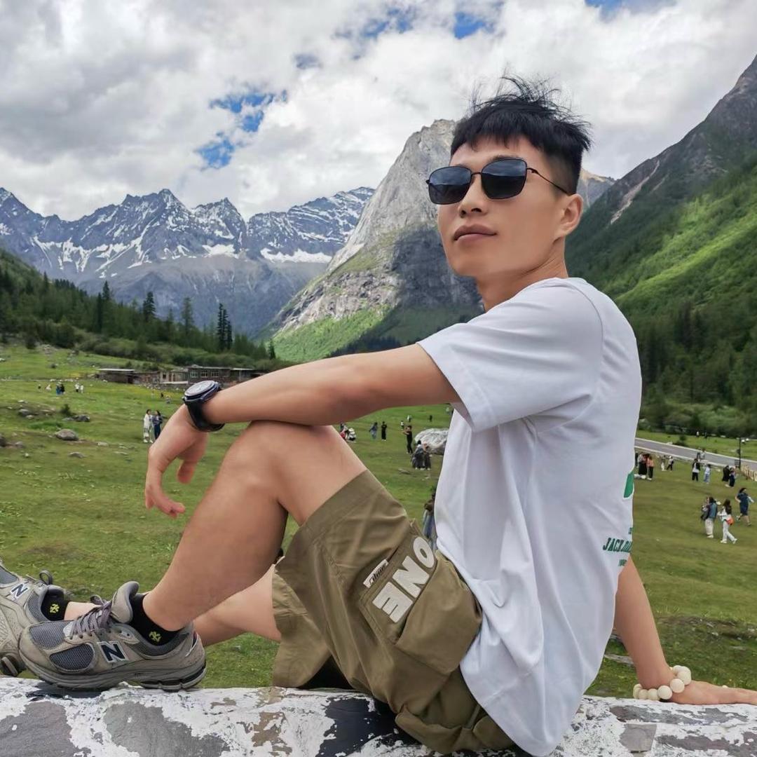 悦隆超爱笑❤️