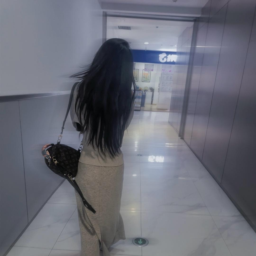T. ☀️⁹⁹²¹