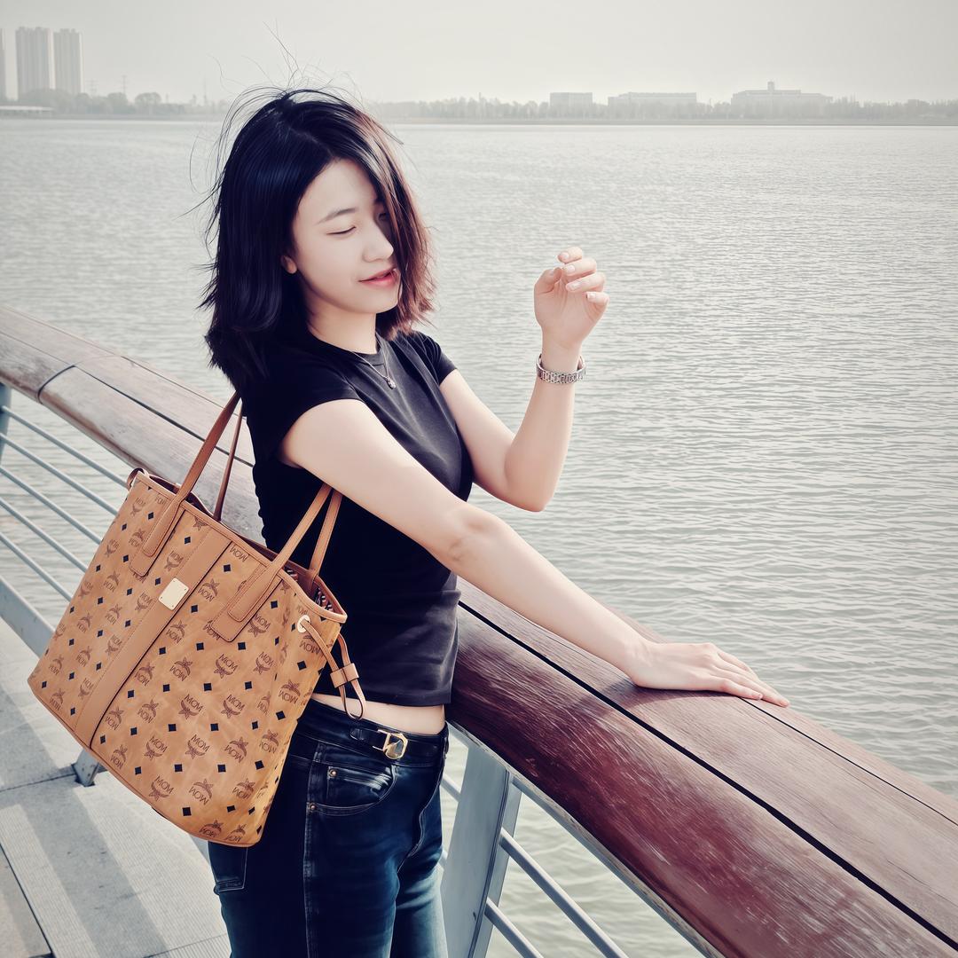 小璇.