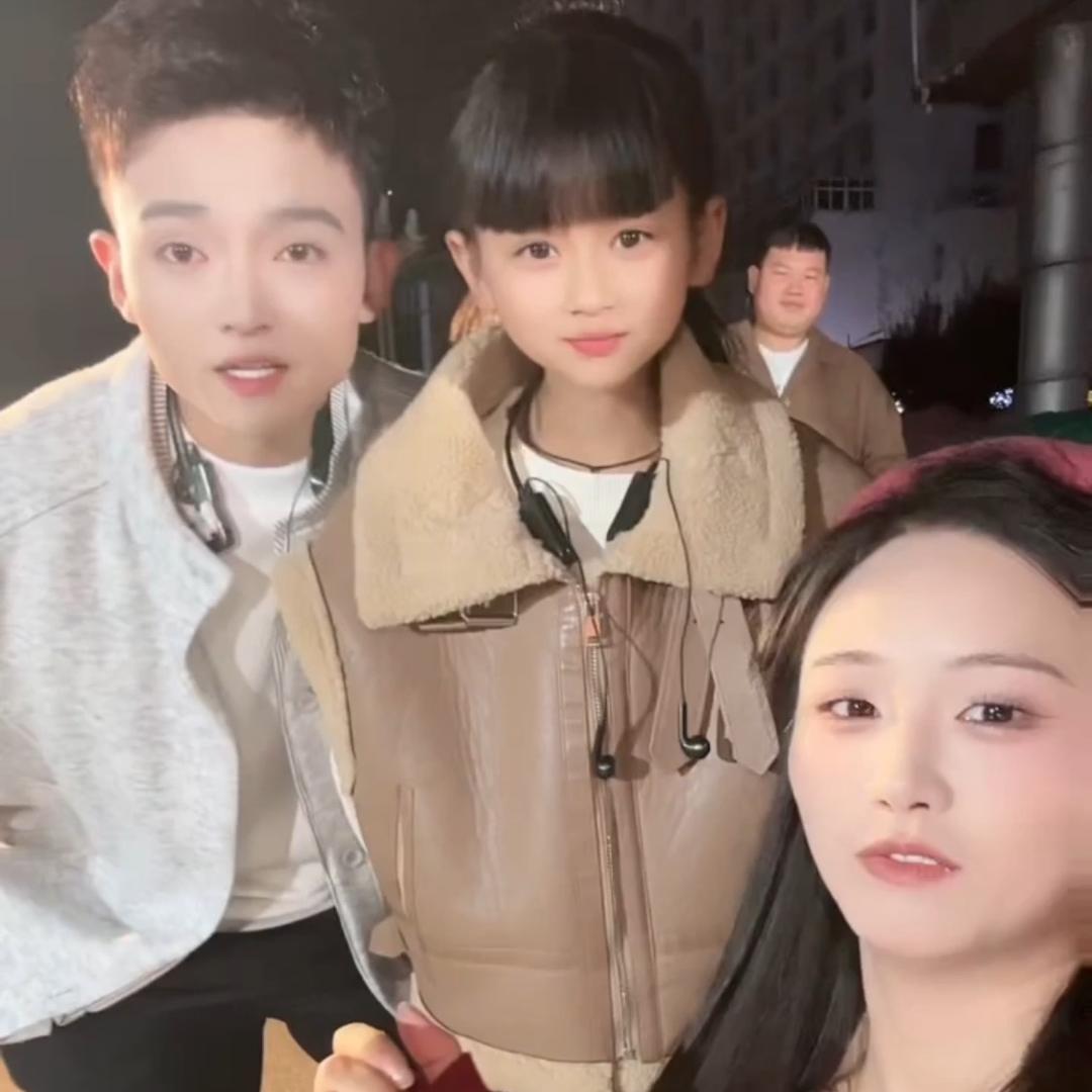 高杰干女儿薇薇718