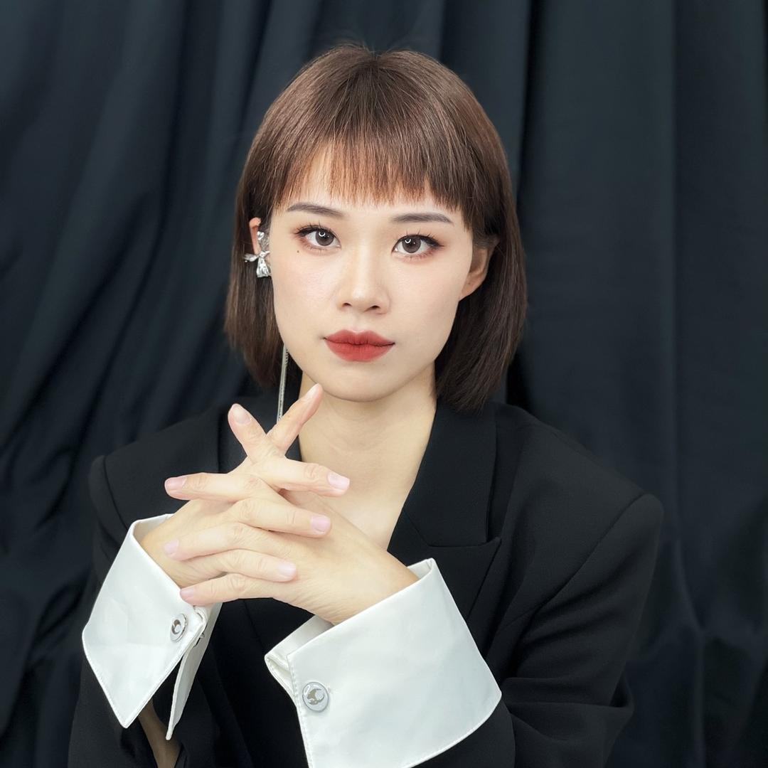 化妆师兰兰