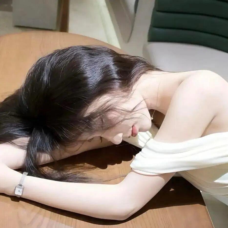 依一.
