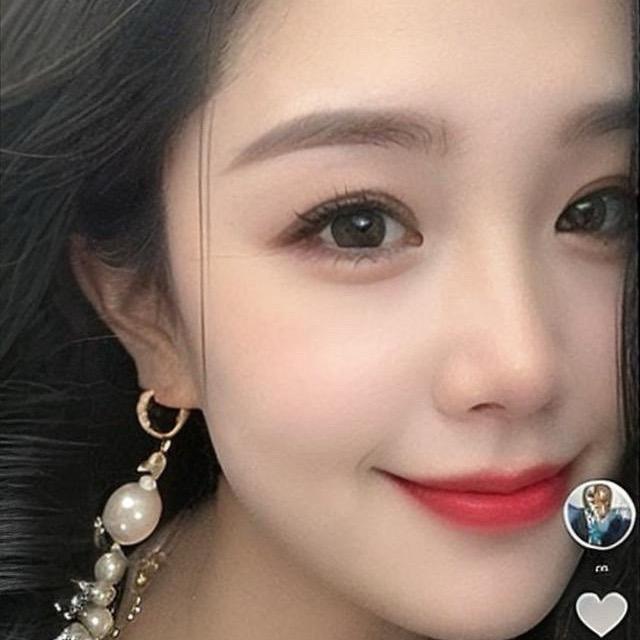 见过所有的浑浊，眼里依然还有星辰