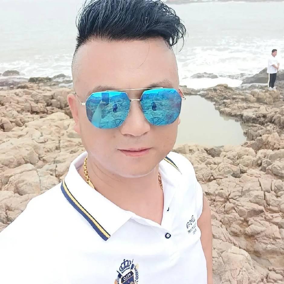 熊熊门业。全球门业。