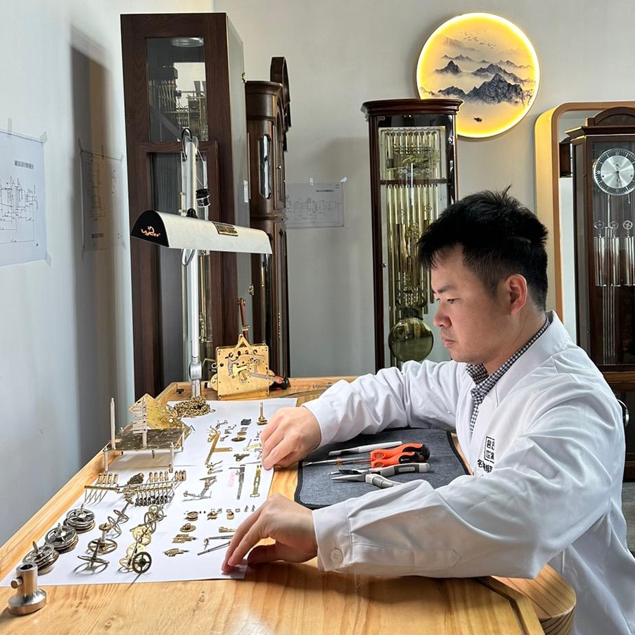 福建名匠世家钟表维修培训中心