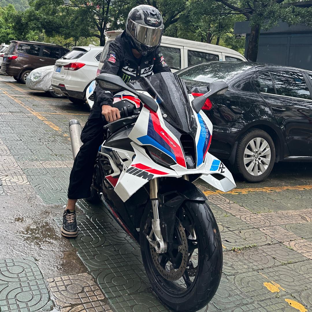 小鑫不会压弯🏍️