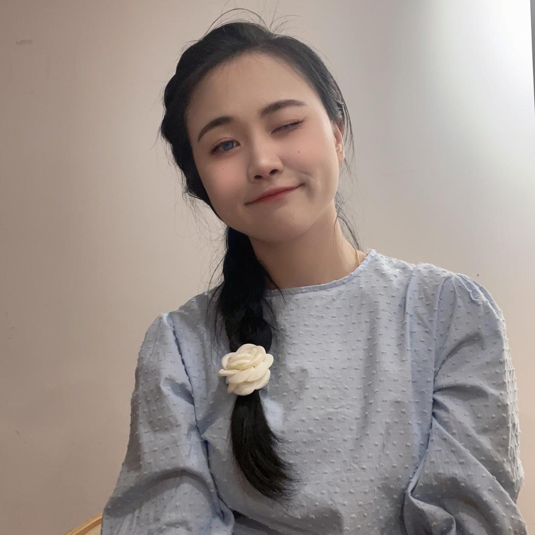 星星旁的月亮✨