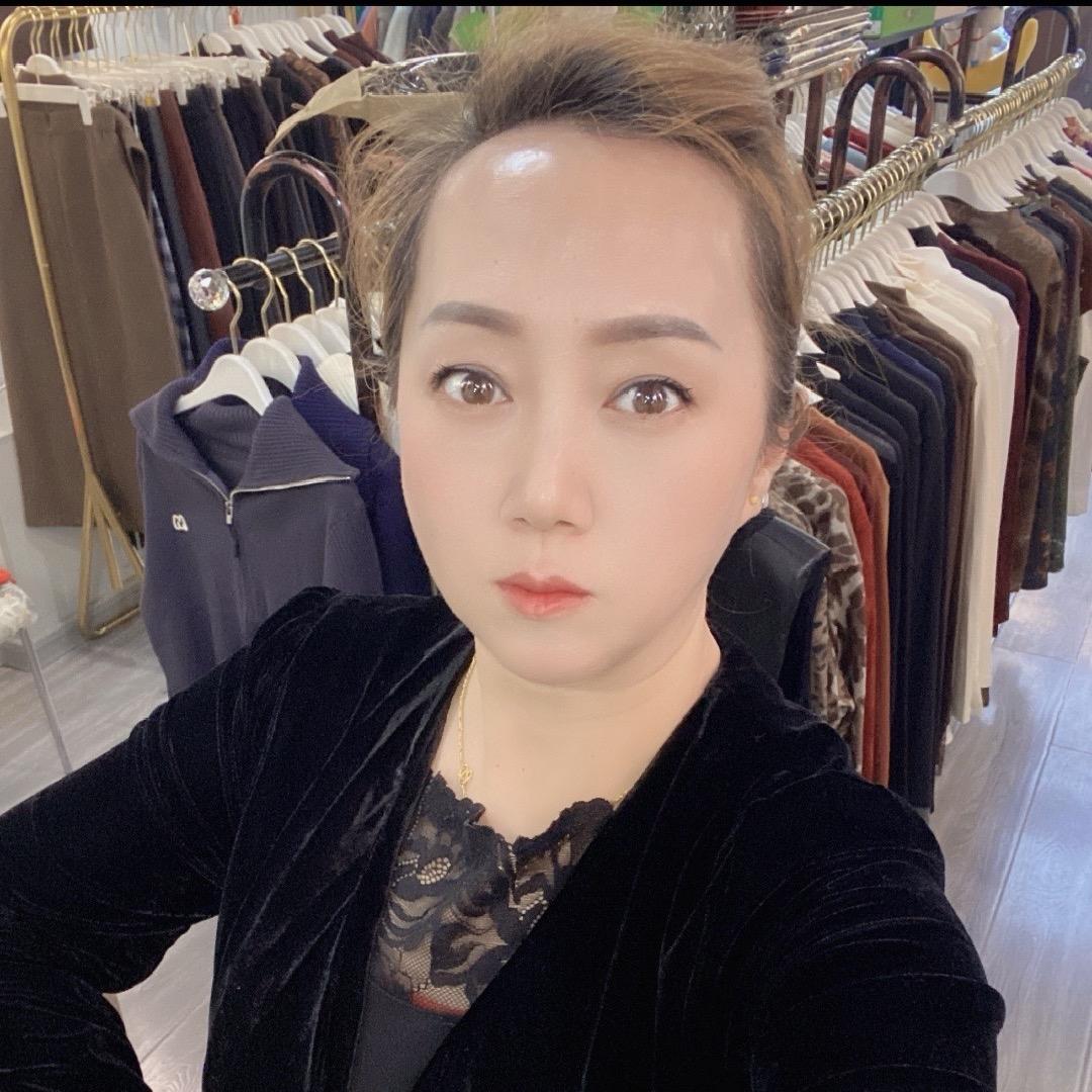 燕子💕乌鲁木齐鲤鱼山路曼天雨折扣女装