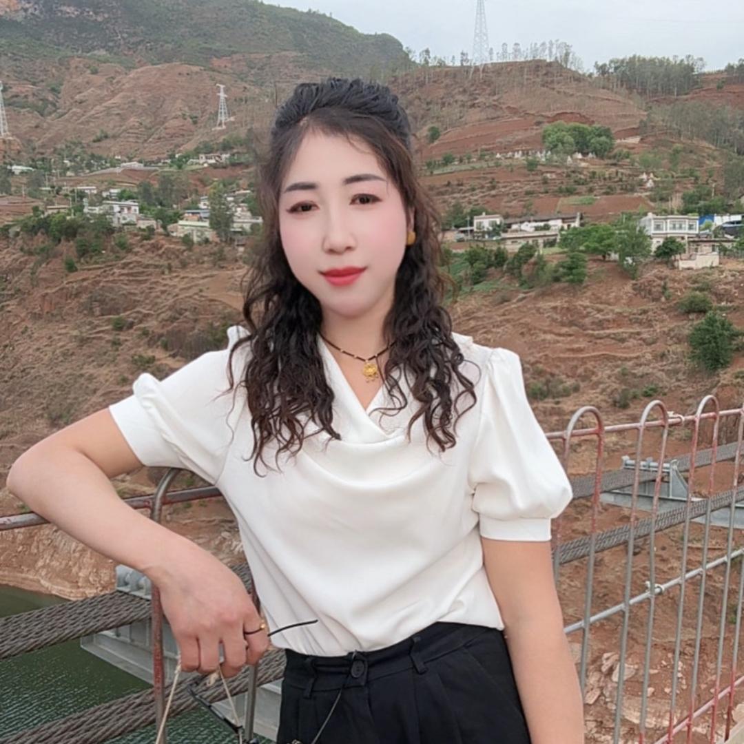（小辣椒.首播）小红套化妆品店