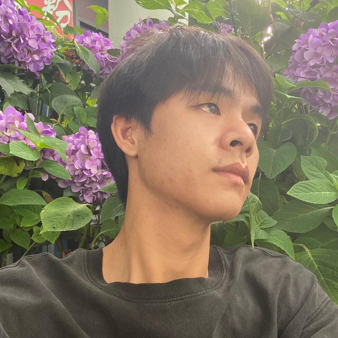 帅哥不敢出门