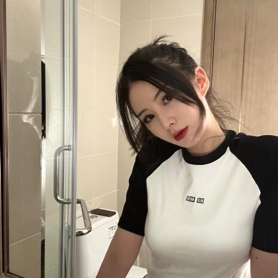 黄蕊希