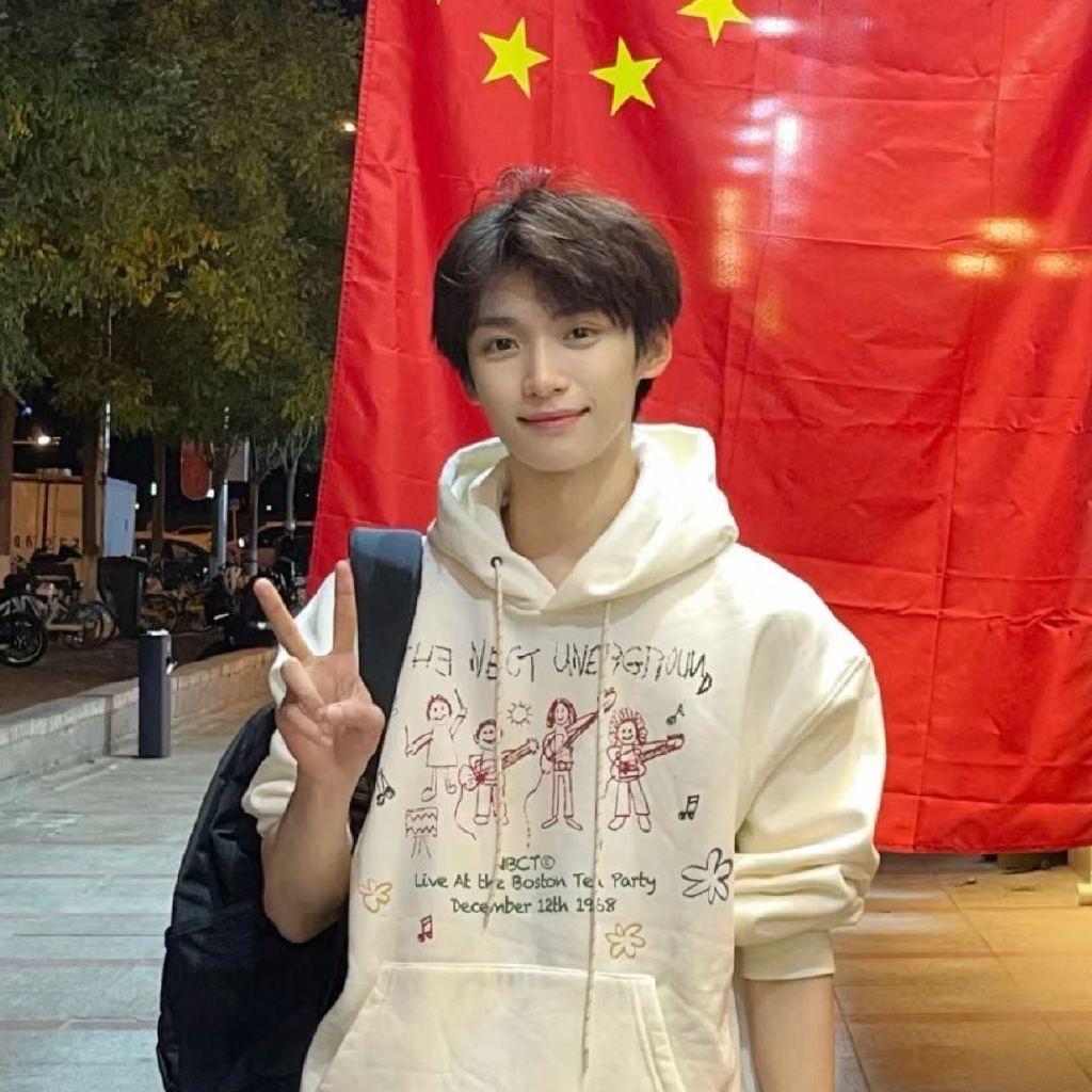 晴天里的一抹云⛅️