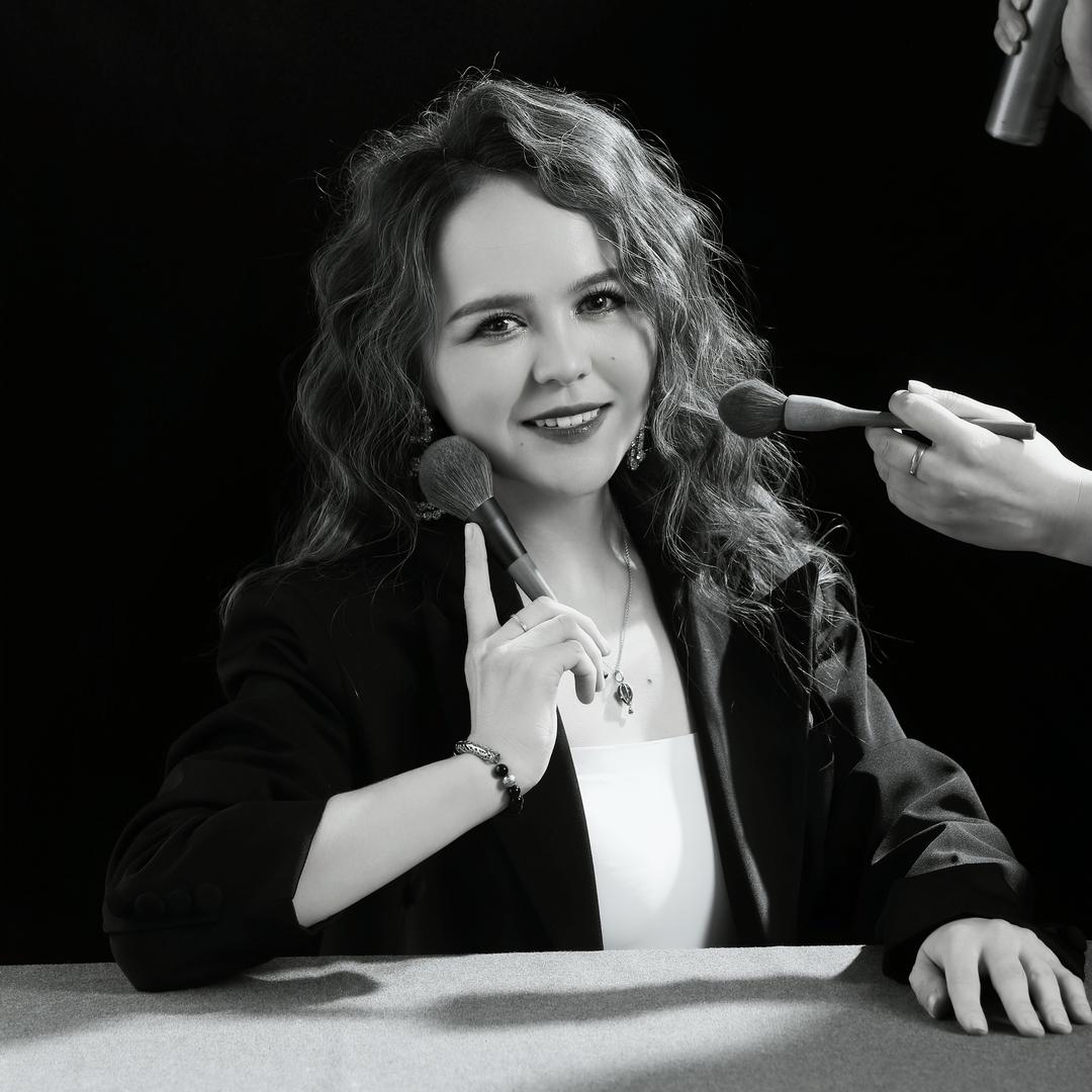 吉木萨尔县 美丽娅婚纱店化妆师jagel