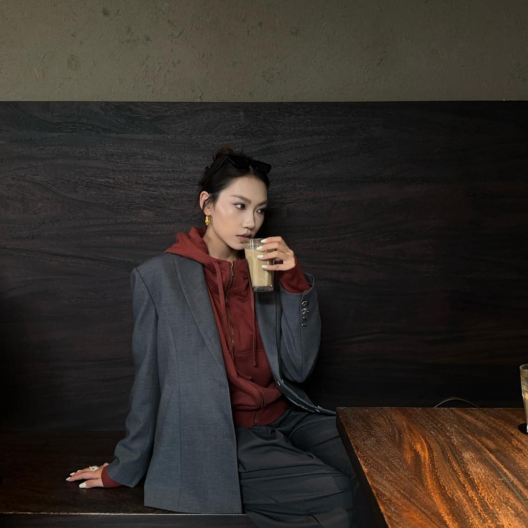 杨禾子Hozzy