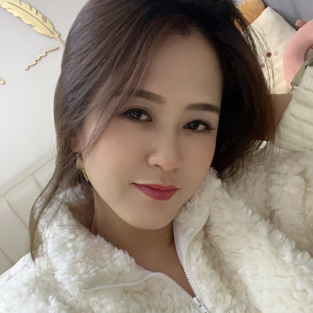 品燕凰叶子🍃