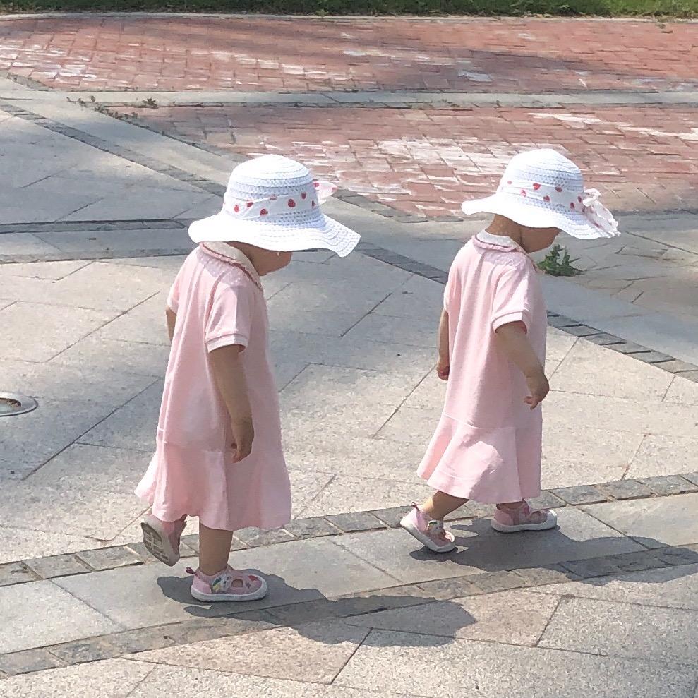 开心的笨小孩
