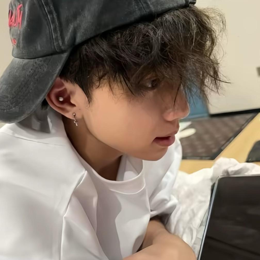 𝑪𝒉𝒆𝒏 𝑻.𝒀.