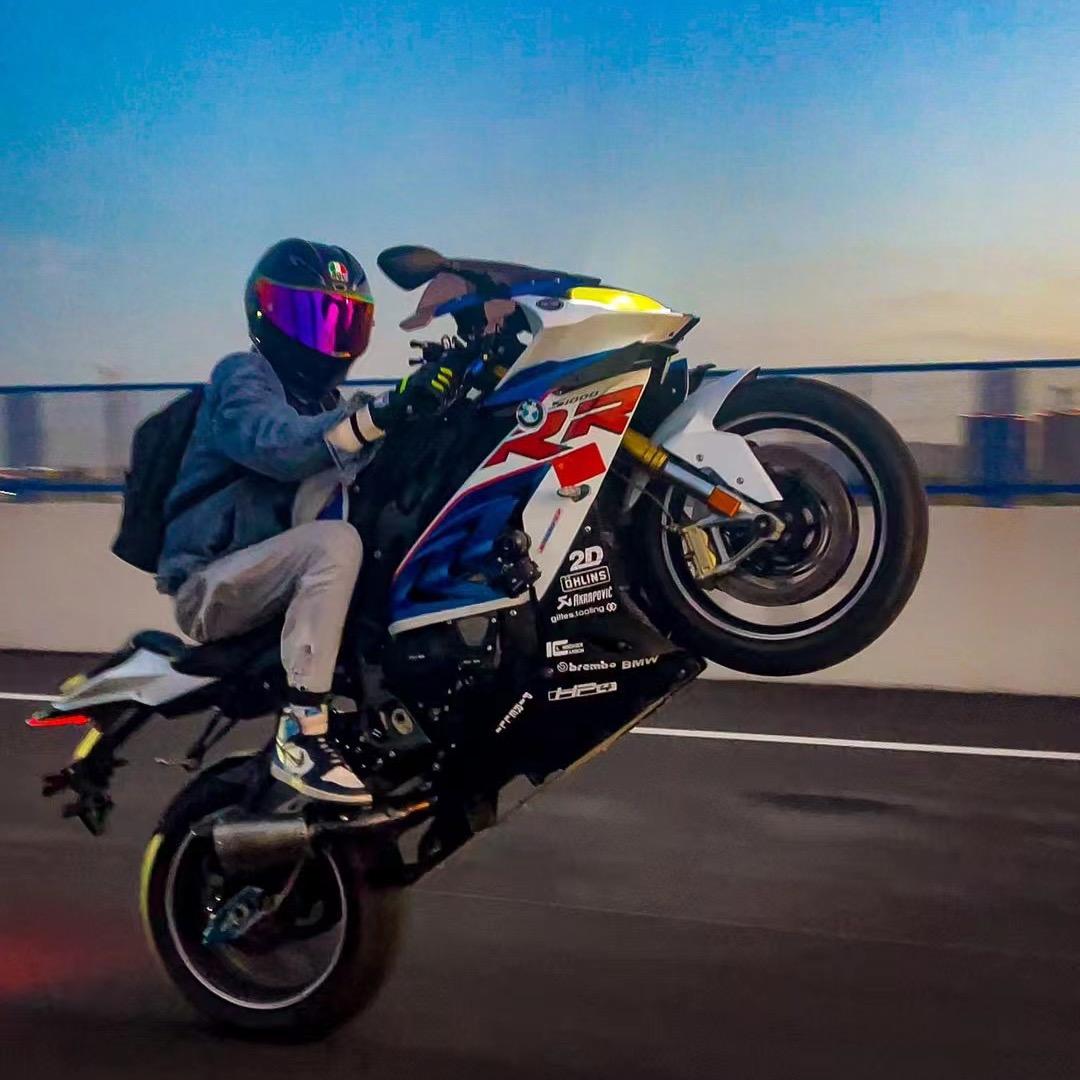 00后玩板车的小楊🚛