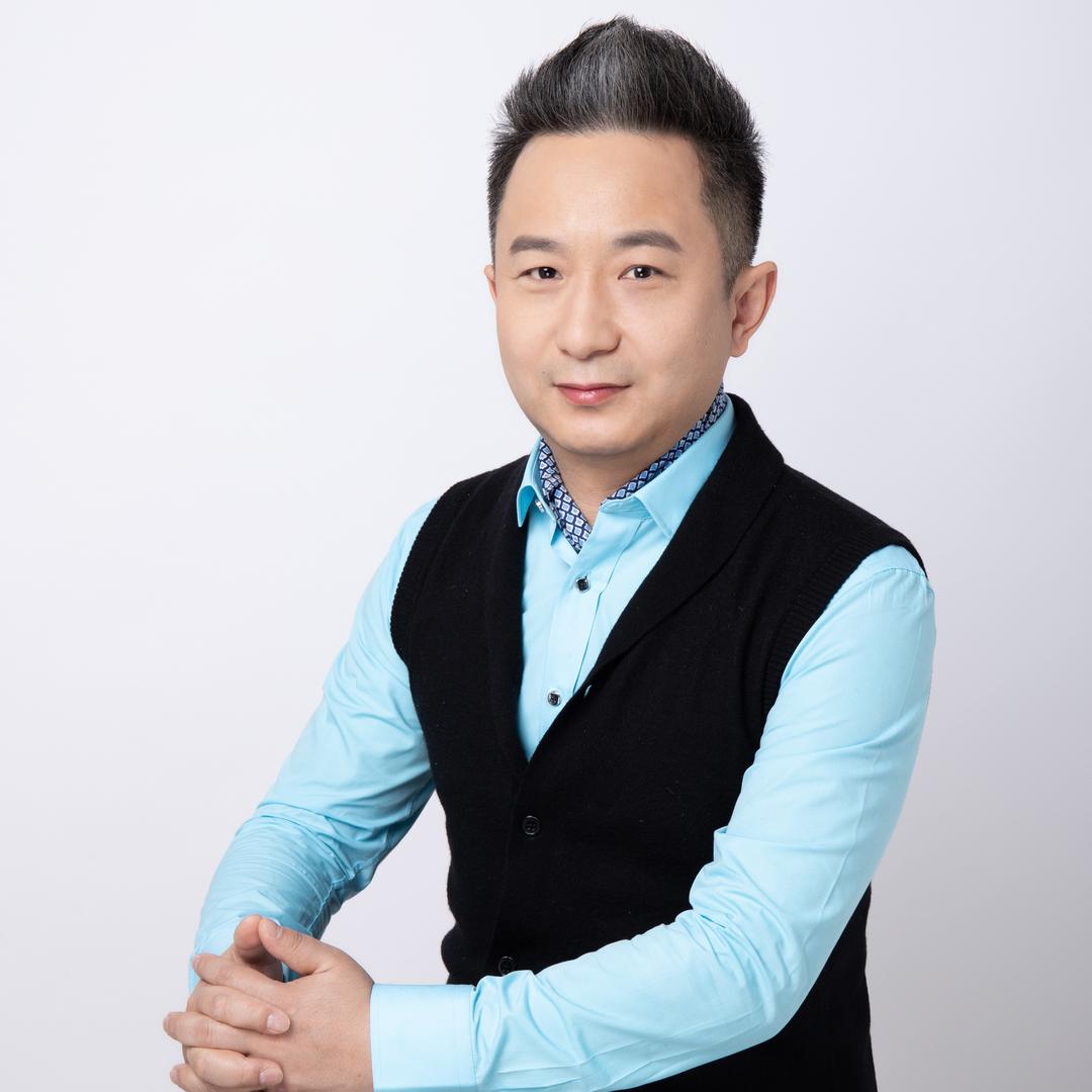 设计师 孙鑫大圣