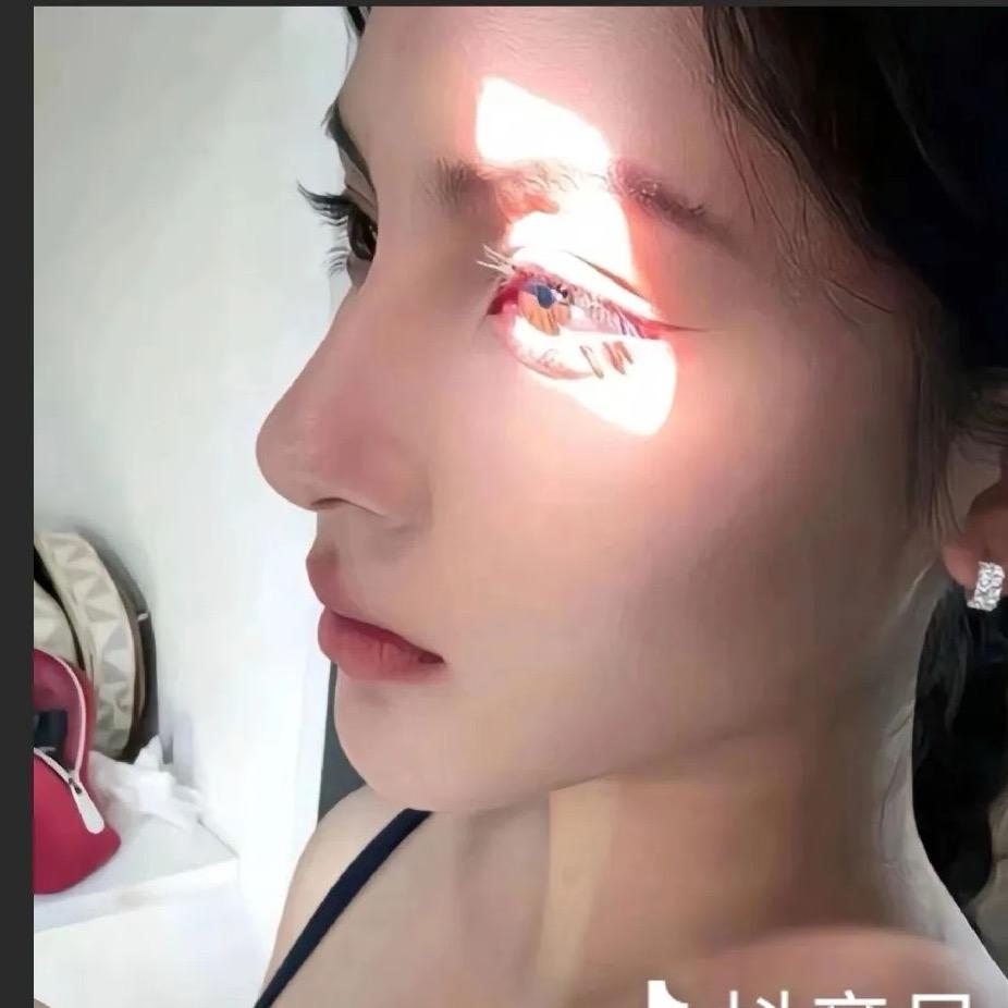 菲菲^