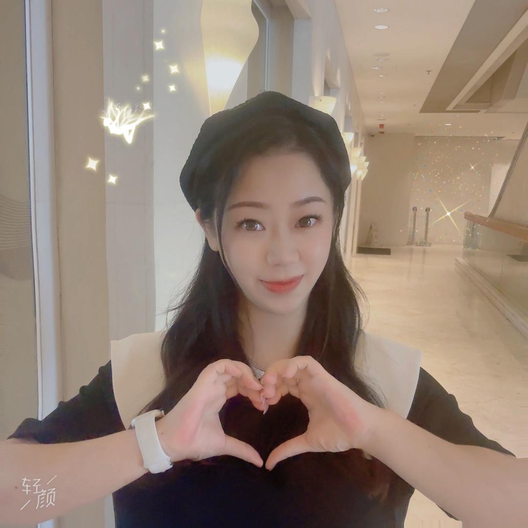 小泡芙🧚‍♀️ZHOU