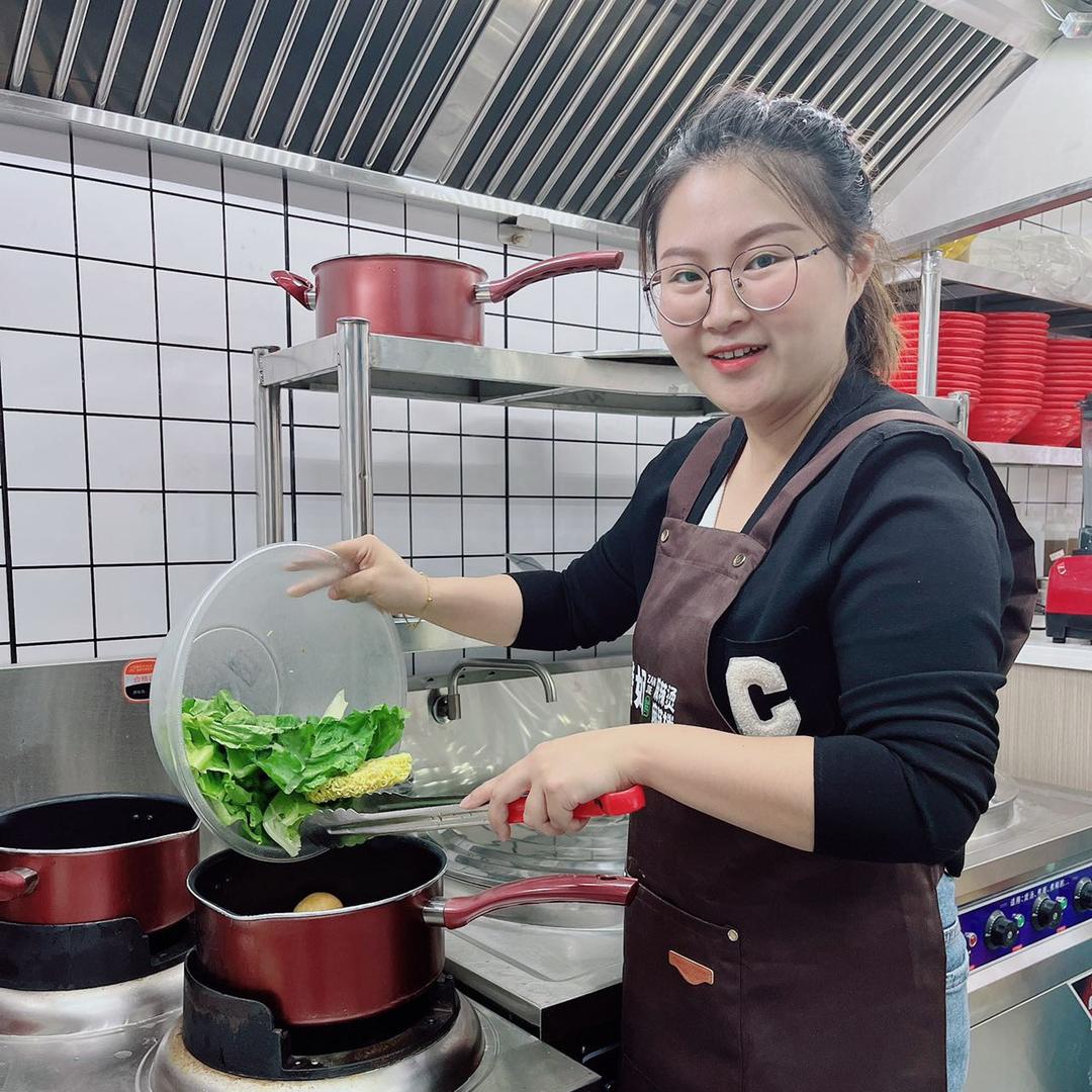 济南赞姐麻辣烫