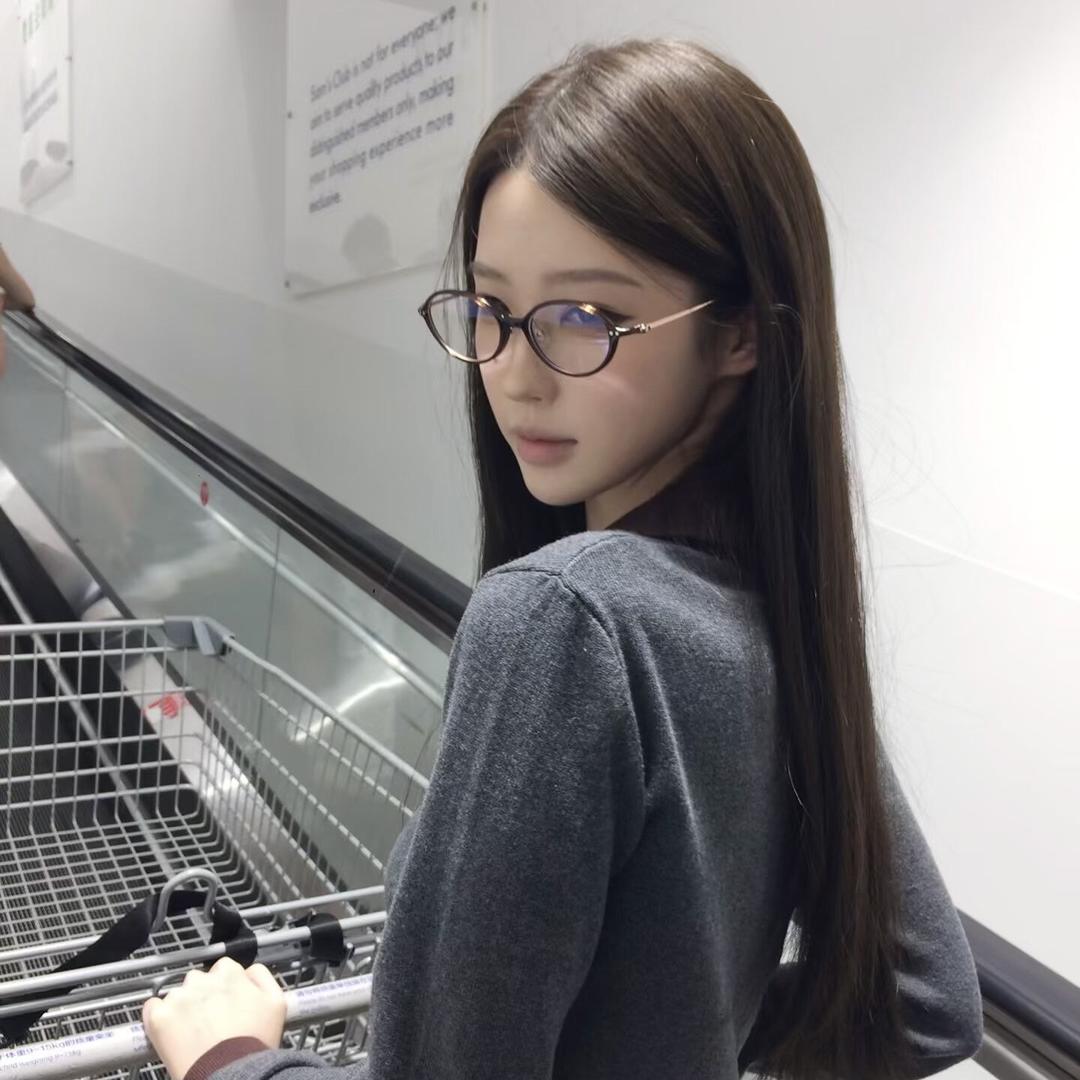 苦露西
