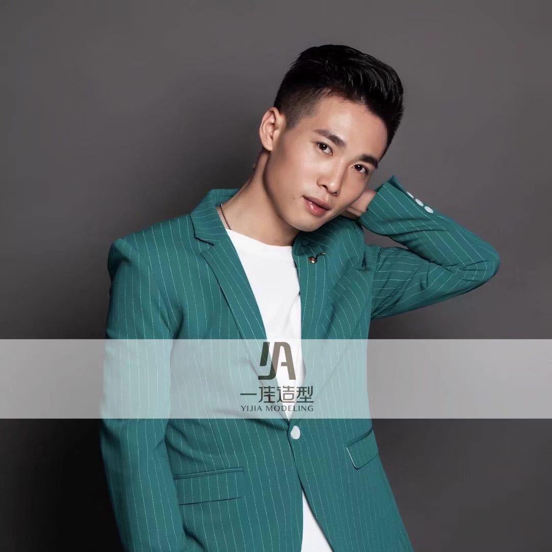 都江堰&坤少~减龄发型设计