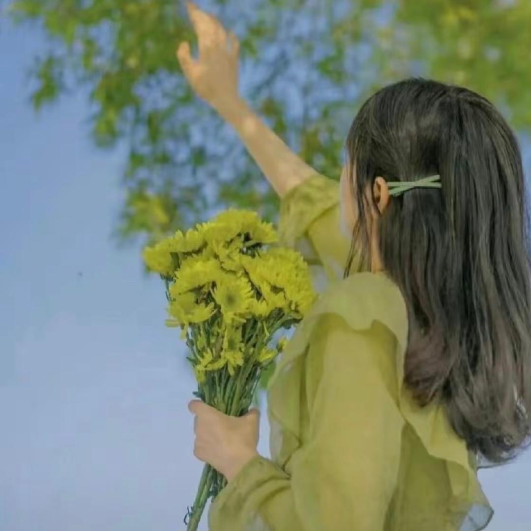 默媣