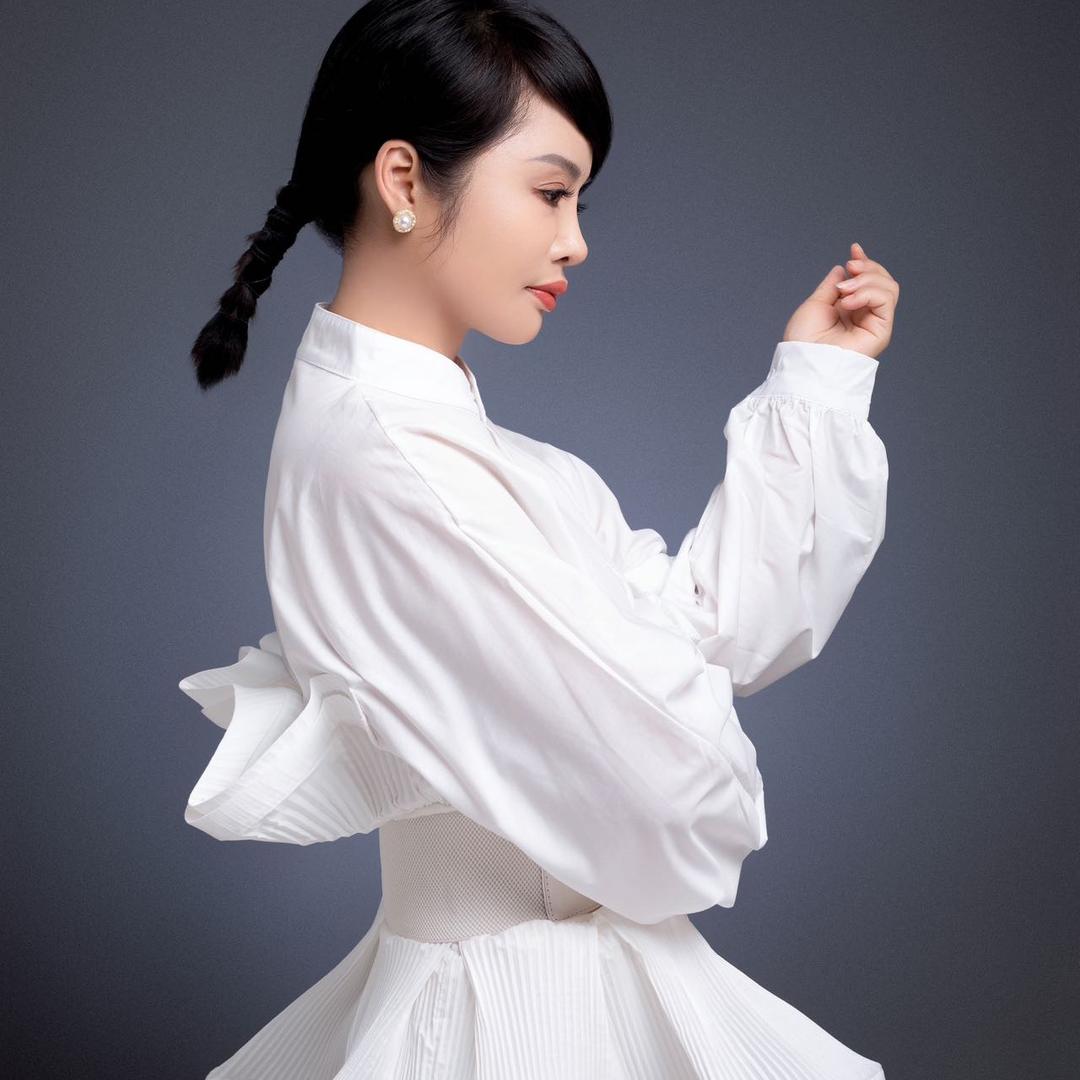 都江堰素颜调肤师一高姐