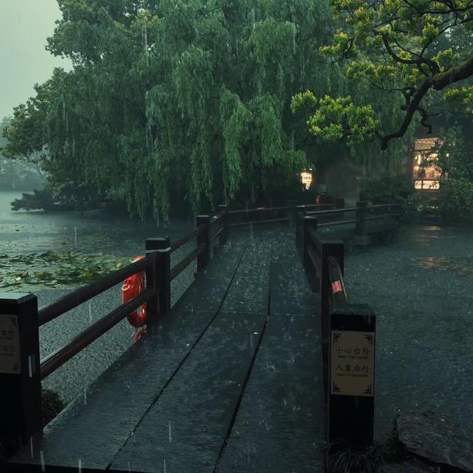 小楼听雨