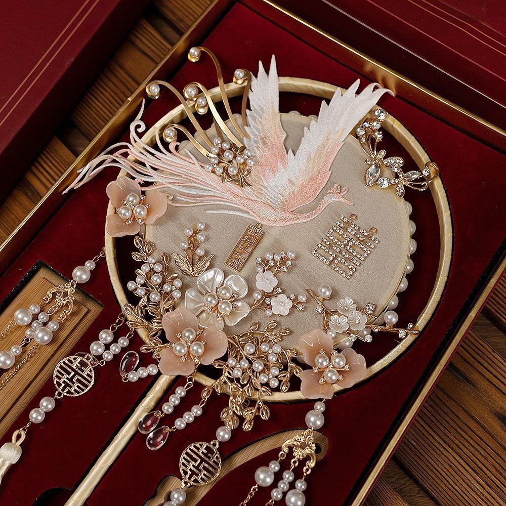 世彦甄选新娘团扇