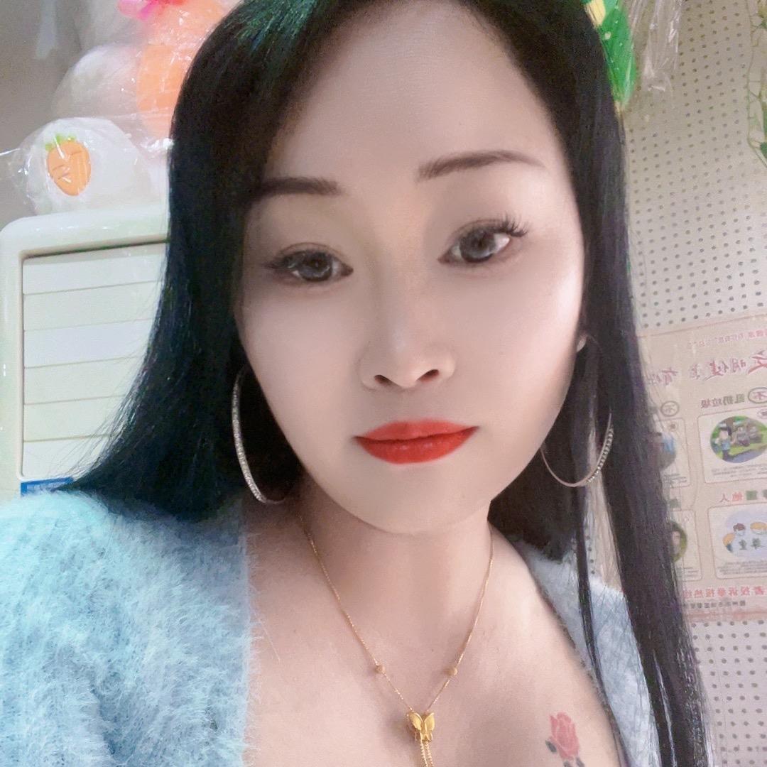 伍@芬