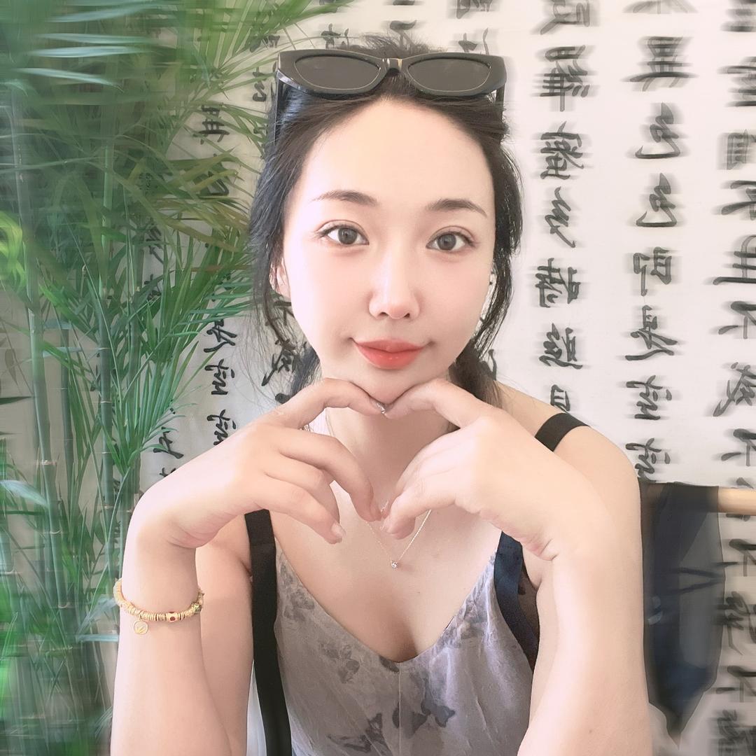 A.       ♚雪兒