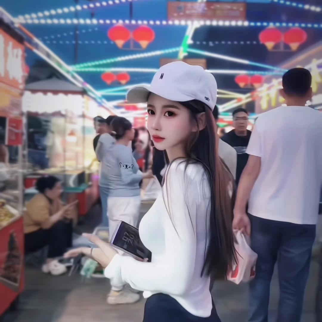 王曼曼