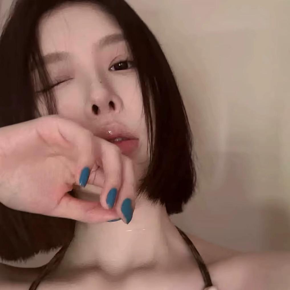 762
