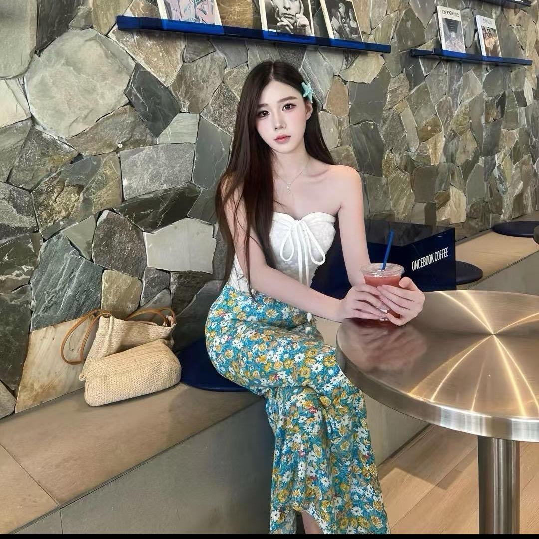 服务员小丽